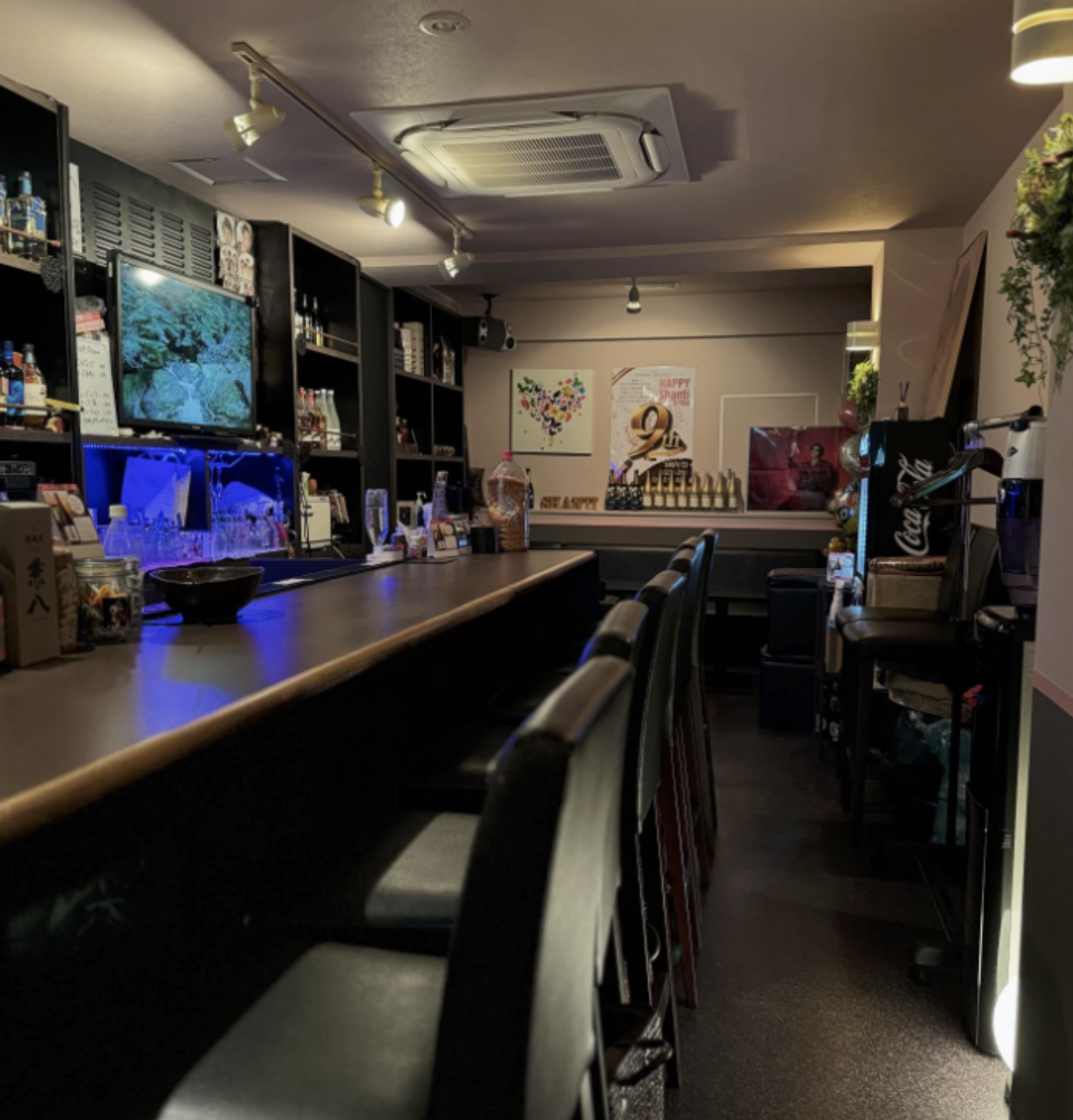 bar & snack shanti 店内写真